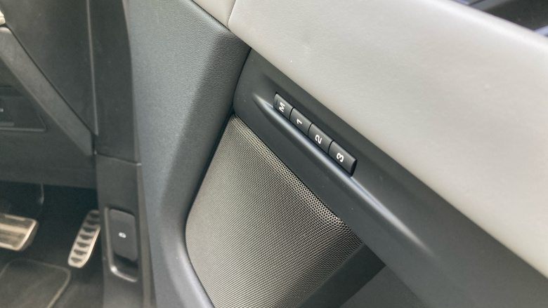 Land Rover Range Rover Evoque 2.0 D200 Autobiography 5dr Auto [Revised] Diesel Hatchback